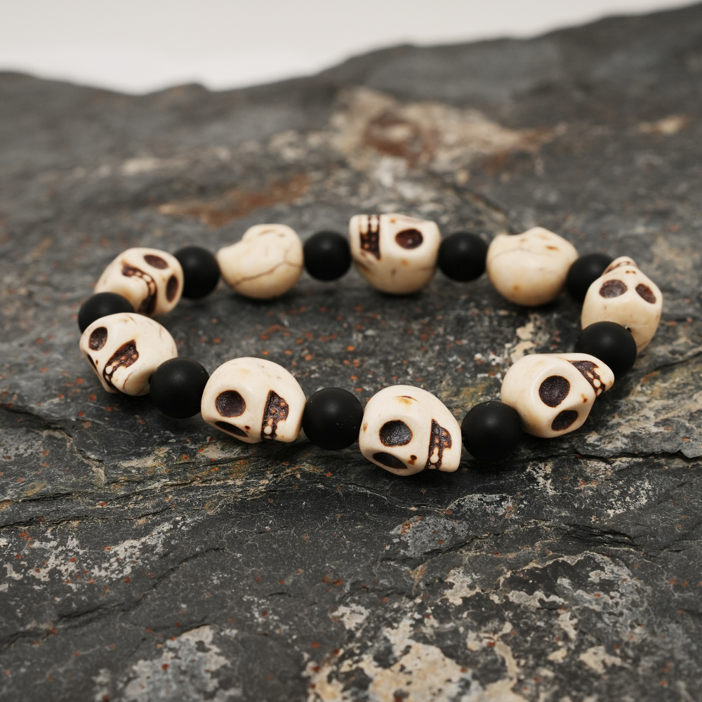 Handmade Bracelet Howlite Skull Bead Stretch Bracelet for Halloween