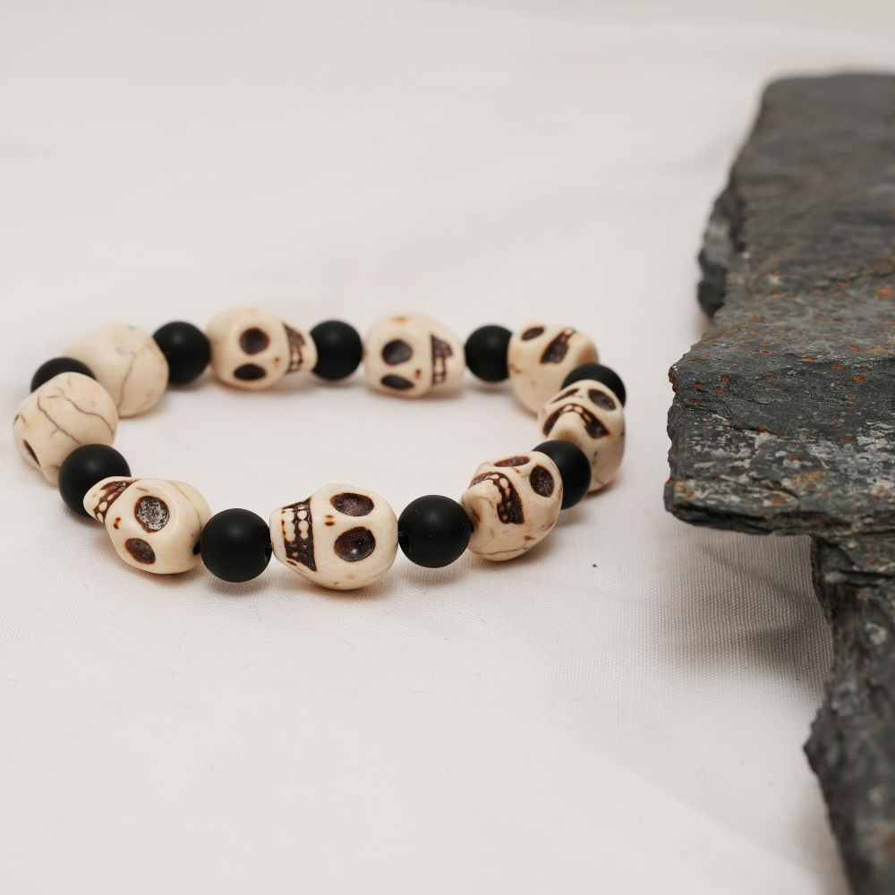 Handmade Bracelet Howlite Skull Bead Stretch Bracelet for Halloween