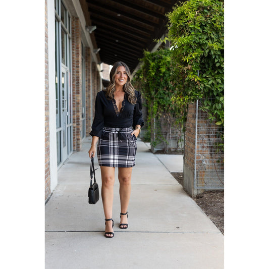Amelia - Black And White Plaid Jogger Skirt